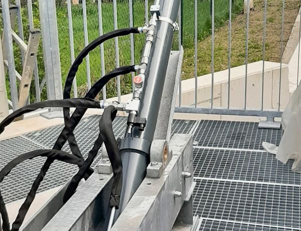 Hydraulik der Wehrklappe Kraftwerk Sinnhub ein Projekt der Ökostrombörse Salzburg